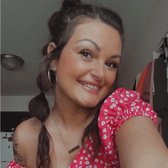 Meet your Posher, Ellis - Picture 3 of 6